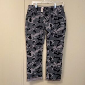 Turquoise haven size medium ladies camo pants